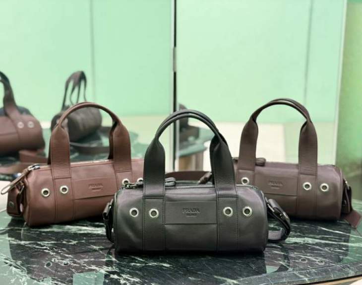 Picture of Prada Handbags _SKUfw231688573fw
